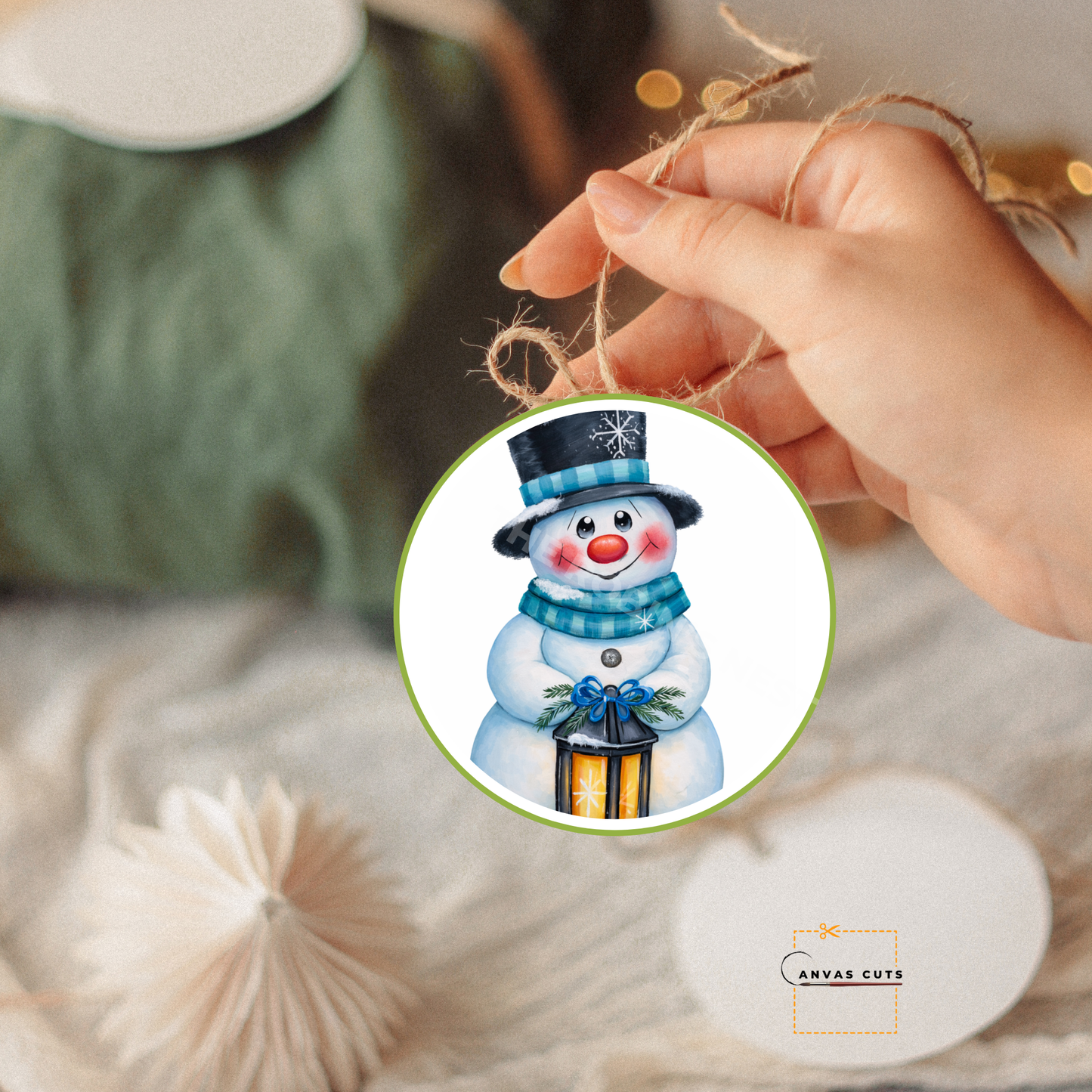 Snowflake the Snowman – Winter Lantern Glow